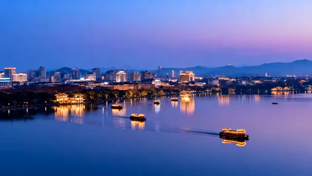  暮色湖景游船波光1352#横屏 	 -