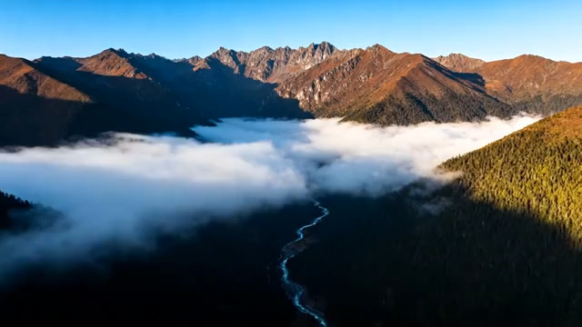  航拍云海山脉壮丽景色760#横屏 	 