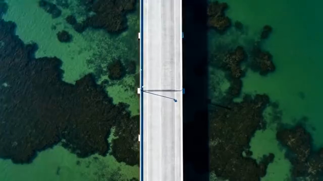  航拍跨海大桥与海面风光720#横屏 	 