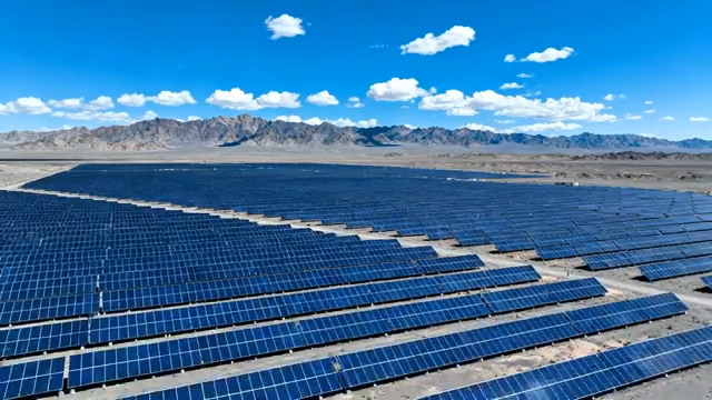  戈壁太阳能光伏电站航拍476#横屏 	 