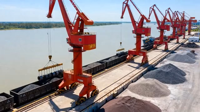  港口货运繁忙作业450#横屏 	 