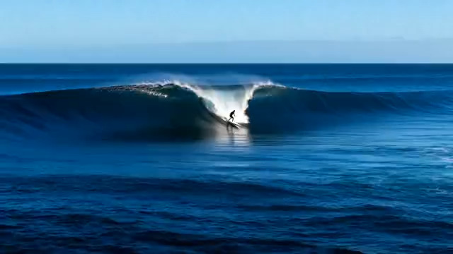  冲浪者挑战巨浪瞬间243#横屏 	 