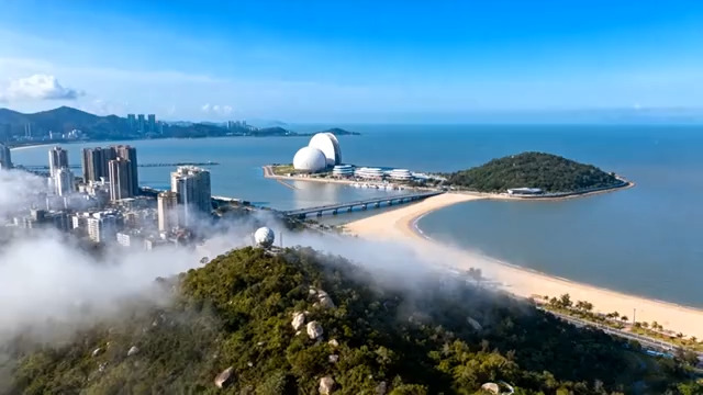  云海中的滨海城市风光3108#横屏 	 