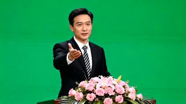  西装男士演讲手势特写2419#横屏 	 -