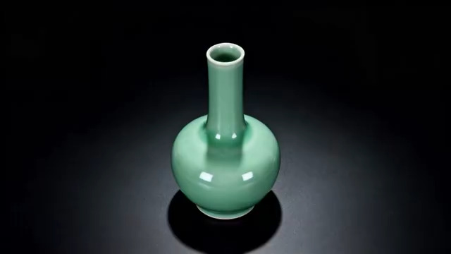  青瓷花瓶特写展示1732#横屏 	 