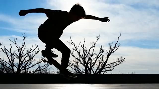  滑板少年剪影动作970#横屏 	 -