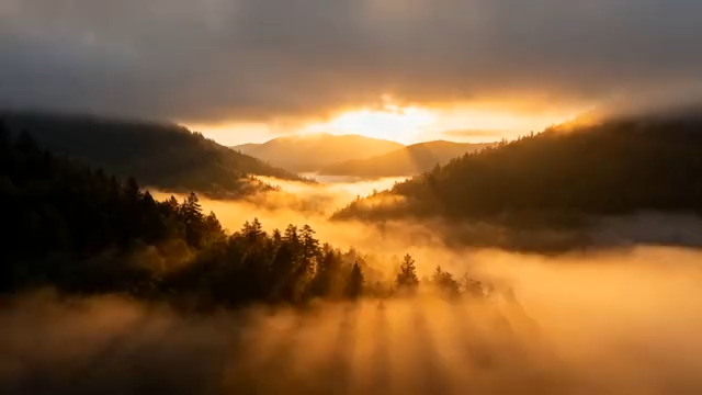  金色晨雾山谷日出1143#横屏 	 - 