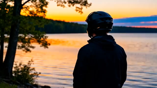  湖边背影看日落943#横屏 	 