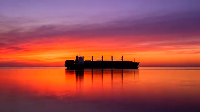  海上日出货轮剪影798#横屏 	 
