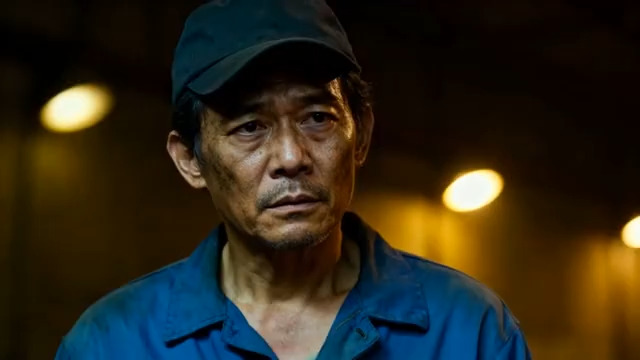  工人面部特写镜头621#横屏 	 