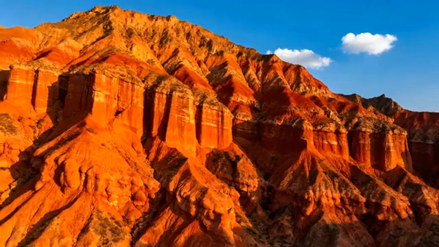  丹霞地貌骑马穿行386#横屏 	 