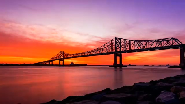  晚霞下桥梁横跨水面景观943#横屏 	 