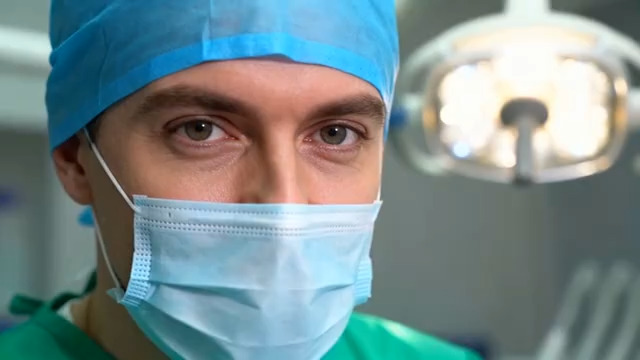  手术室中外科医生特写321#横屏 	 -