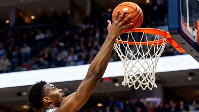 运动员篮球场上篮瞬间1907#横屏 