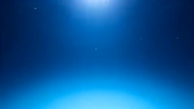  水下阳光照射船只画面620#横屏 	 