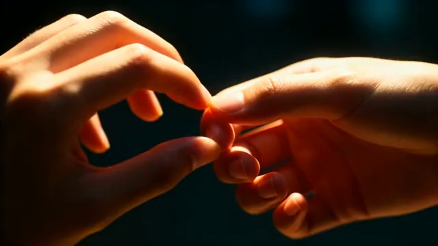  双手拉钩特写1499#横屏 	 - 