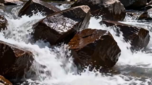  水流冲击岩石自然景象2868#横屏 	 