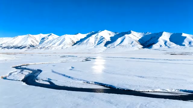 雪山下的冬日河流景观3298#横屏 