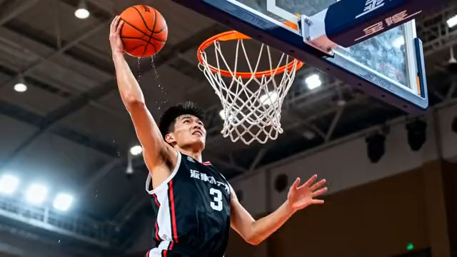  运动员室内篮球场投篮瞬间2791#横屏 	 