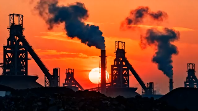 夕阳下冒烟的重工业工厂(1)1588#横屏 