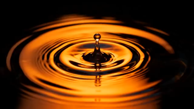 水滴落入水面形成涟漪素材461#横屏 