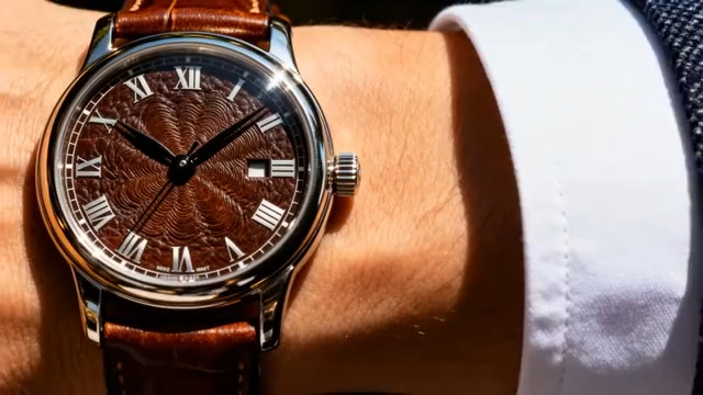  男士手腕佩戴复古花纹手表3015#横屏 	 