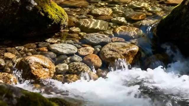 山间小溪流水与卵石画面5523#横屏 