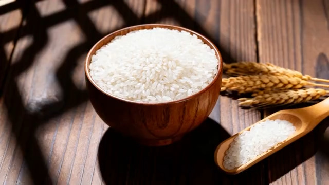  木碗装大米及麦穗特写2975#横屏 	 