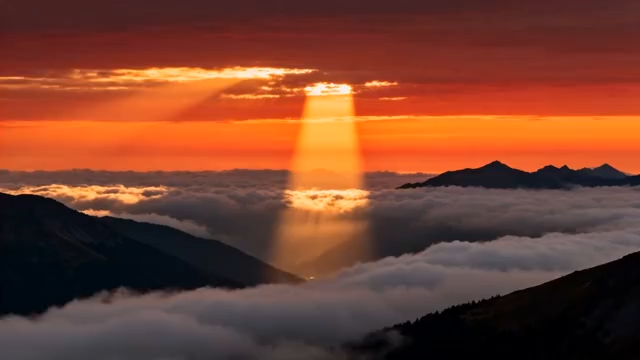 山间日出穿透云层景象2003#横屏 