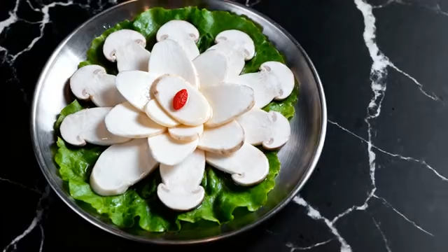 漂浮在水面上的芦荟叶片5099#横屏 