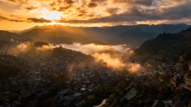  贵州苗寨日出全景2673#横屏 	 