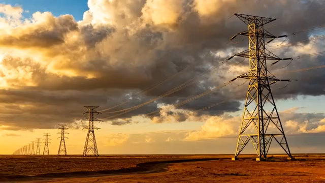 旷野中的高压输电塔2514#横屏 