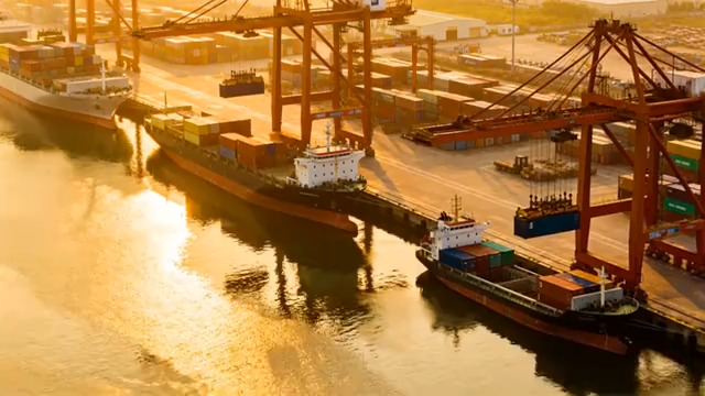  港口集装箱货船装卸场景1096#横屏 	 