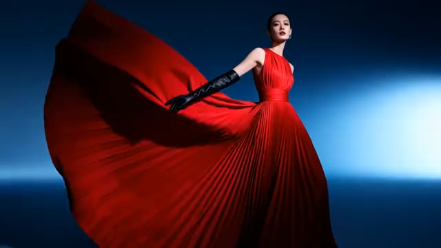 红衣女子优雅摆姿266#横屏 