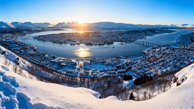  冬日雪山下的城市与湖泊全景557#横屏 	 