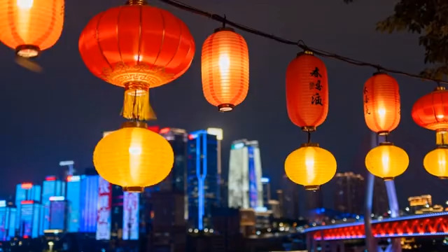 城市夜景中悬挂的红灯笼(1)2567#横屏 	 
