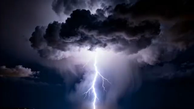  震撼闪电划破乌云3145#横屏 	 