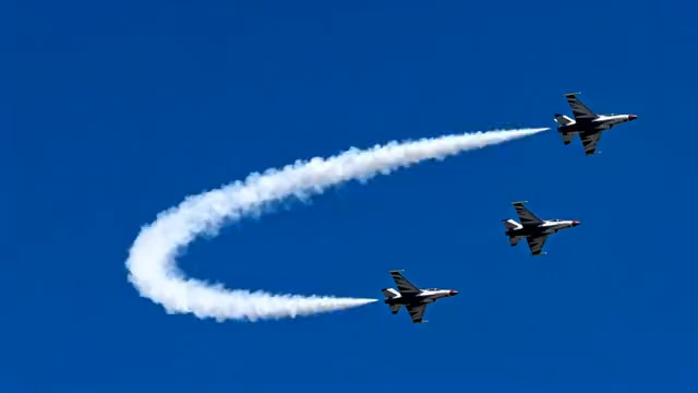  战机编队蓝天特技表演3127#横屏 	 