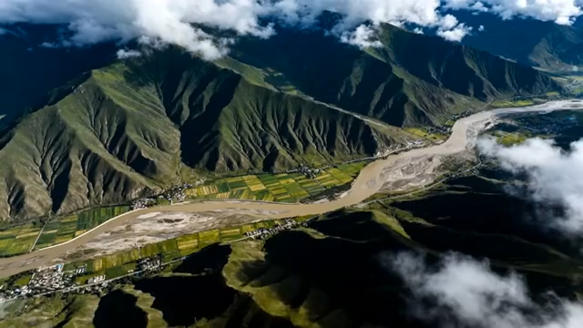 高原河流山脉俯瞰景象2840#横屏 