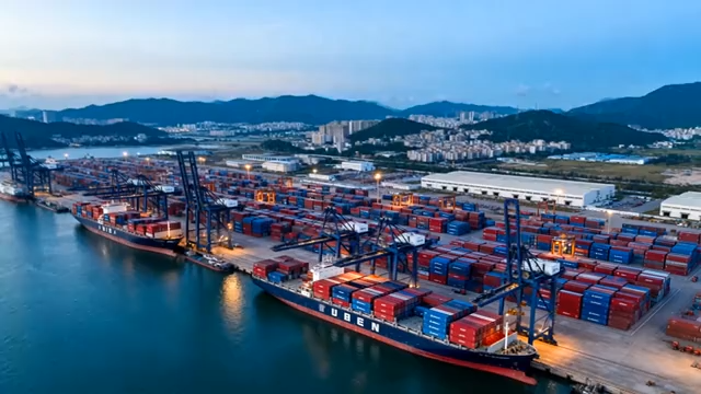 港口集装箱货轮航拍素材4389#横