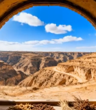 窑洞内眺望黄土高原风光9055#横屏 