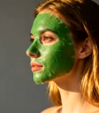 女性敷绿色面膜特写素材3888#横屏 