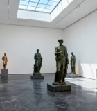 美术馆内青铜雕塑展览场景9010#横屏 