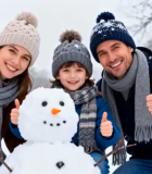家庭雪地堆雪人合影1445#横屏 