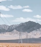 荒漠山地间的高压输电塔14682#横屏 