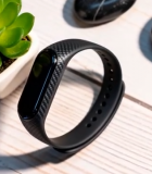 黑色智能手环与多肉静物4401#横屏 