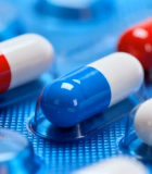 红蓝白胶囊药物特写(1)3509#横屏 