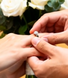 新人婚礼上的戒指佩戴瞬间1835#横屏 