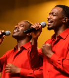 黑人男子舞台手持麦克风演唱14816#横屏 