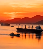 海上日落时分船只航行景象36#横屏 